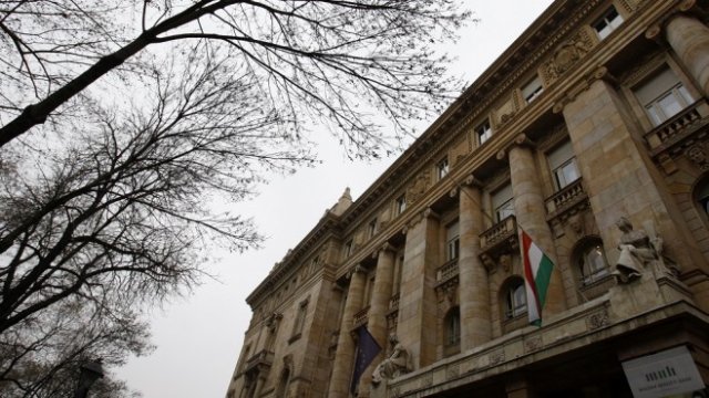<p>
	Сградата на Националната банка на Унгария. <em>Снимка: Архив Ройтерс</em></p>
