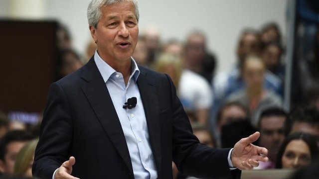 <p style="text-align: justify;">
	Главният изпълнителен директор на JPMorgan Chase &amp; Co. Джейми Даймън. <em>Снимка: архив, Ройтерс</em></p>
