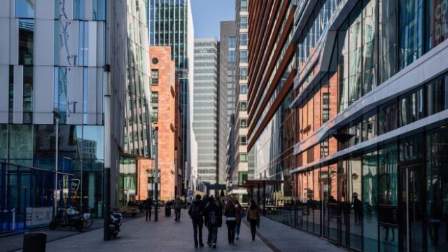 <p>
	Улиците на Амстердам, Нидерландия. <em>Снимка: Bloomberg</em></p>
