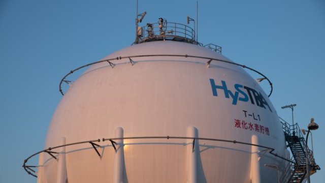 <p>
	<em>Снимка:&nbsp;Akio Kon/Bloomberg</em></p>
