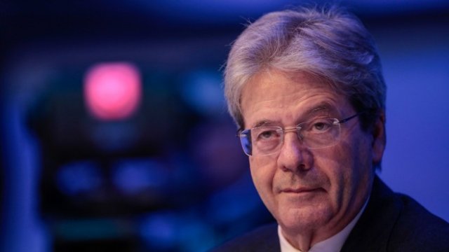 <p>
	<em>Паоло Джентилони. Снимка:&nbsp;Jason Alden/Bloomberg</em></p>
