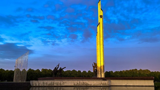 Монументът е построен през 1985 г., само пет години преди Латвия да си върне независимостта. Снимка: Bloomberg LP