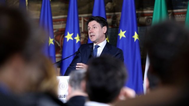 <p>
	Премиерът на Италия Джузепе Конте. <em>Снимка: Alessia Pierdomenico/Bloomberg</em></p>
