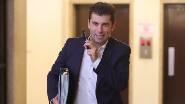 <p>
	Кирил Петков. <em>Снимка: БГНЕС</em></p>
