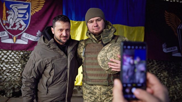 Зеленски се срещна в началото на декември с украински военни в Донецк. Снимка:  EPA/PRESIDENTIAL PRESS SERVICE