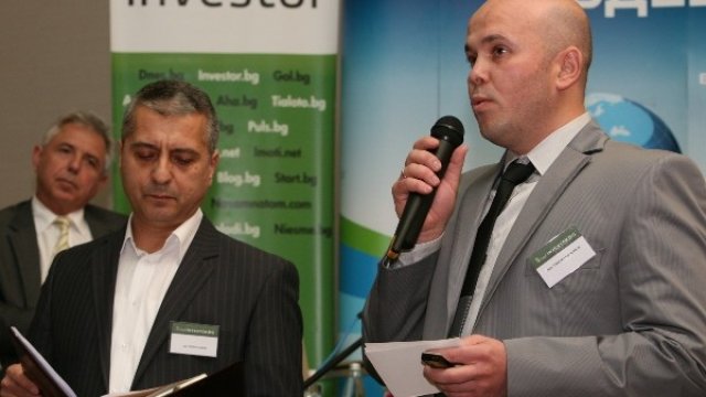 <p>
	инж. Христин Хараланов, арх. Георги Савов. Снимка: Investor.bg</p>
