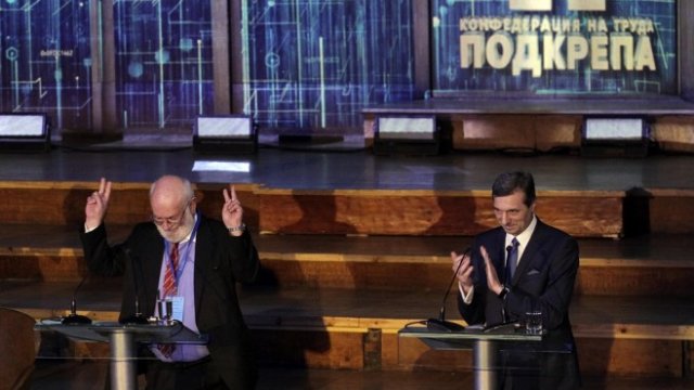 <p>
	В София се проведе Десетият конгрес на КТ &quot;Подкрепа&quot;, открит от президента на синдиката Димитър Манолов (<em>дясно</em>) и от почетния президент д-р Константин Тренчев (<em>ляво</em>). <em>Снимка: Подкрепа</em></p>
