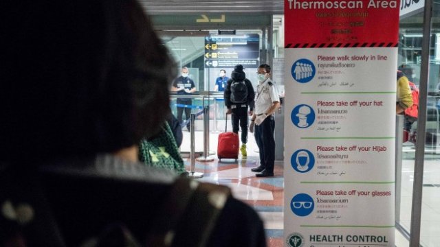 <p>
	Китайските летища засилват проверките. <em>Снимка: Bloomberg</em></p>
