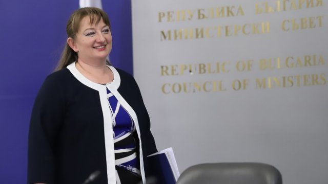 <p>
	Социалният министър Деница Сачева. <em>Снимка: БГНЕС/ГЕРГАНА КОСТАДИНОВА</em></p>
