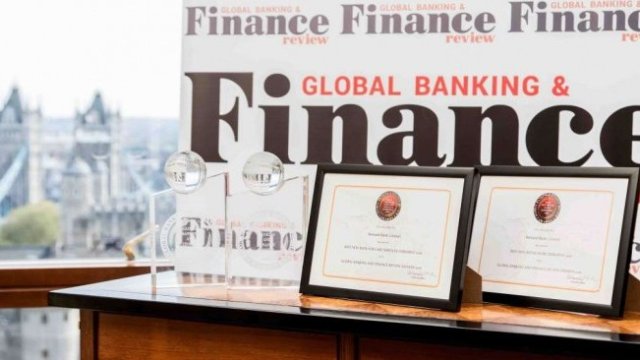 <p>
	<em>Снимка: Global Banking &amp; Finance Awards&reg;</em></p>
