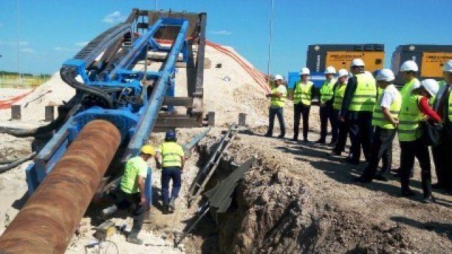 <p>
	Инспекция на интерконектора с Румъния. Снимка <em>Министерство на енергетиката</em></p>
