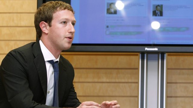 <p>
	Основателят и главен изпълнителен директор на Facebook - Марк Зукърбърг.&nbsp;<em>Снимка: Ройтерс</em></p>
