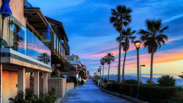 <p>
	Заможни инвеститори от Европа и Азия изтласкват местните от пазара на имоти в Калифорния, като предлагат по-високи оферти. Снимка: szeke. Лиценз:<strong><a href="http://creativecommons.org/" target="_blank"> Creative Commons</a></strong></p>
