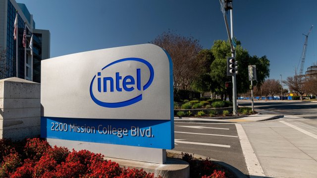 Intel може да съкрати хиляди служители 