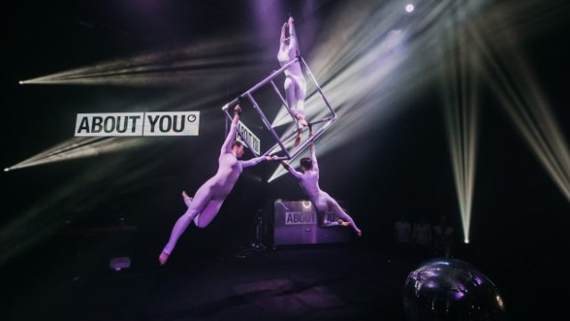 <p>
	<em>Илюстрация: About You</em></p>
