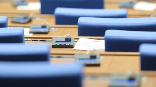 Депутатите отхвърлиха ветото на Радев върху промени в Изборния кодекс
