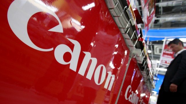 <p>
	Canon разшири предложенията си за устройства, готови за мобилна работа. <em>Снимка: Ройтерс</em></p>
