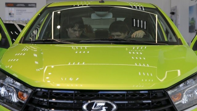 <p>
	<em>Новият седан на АвтоВАЗ - Lada Vesta. Снимка: Ройтерс </em></p>
