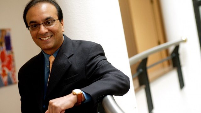 <p>
	В началото на октомври Морар ще разкаже в София своята история за успехите, премеждията и провалите. <em>Снимка: Личен архив</em></p>
