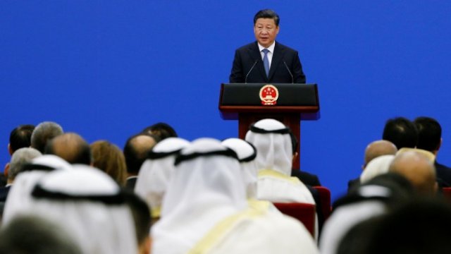 <p>
	Си Дзинпин в изкязване по време на Форума за&nbsp;китайско-арабско сътрудничество <em>Снимка: Ройтерс</em></p>
