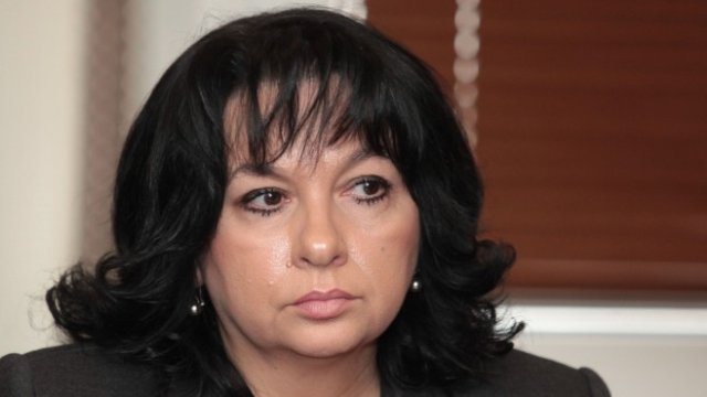 <p>
	Енергийният министър на България Теменужка Петкова. <em>Снимка: Investor</em></p>
