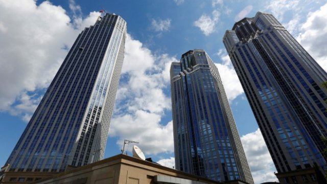 <p>
	Централата на&nbsp;Isbank в Истанбул <em>Снимка: Архив Ройтерс</em></p>
