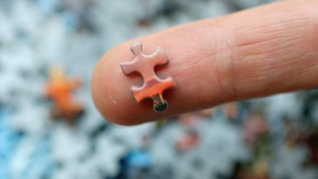 <p>
	Ravensburger е продала 21 млн. пъзела през миналата година. <em>Снимка:</em>&nbsp;<em>EPA/Daniel Karmann</em></p>
