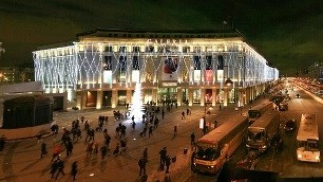 <p>
	Търговският център &bdquo;Галерия&ldquo; в Санкт Петербург. <em>Снимка:&nbsp;galeria-spb.ru</em></p>
