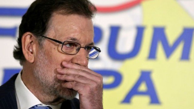 <p>
	Премиерът на Испания Мариано Рахой още не може да състави правителство и има риск от трети избори в рамките на година. <em>Снимка: архив, Ройтерс</em></p>
