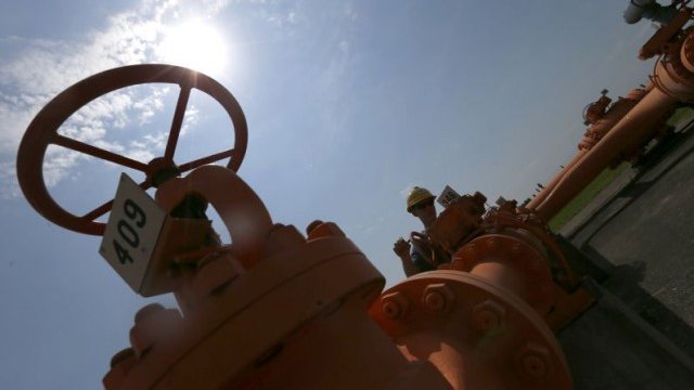 <p>
	Москва настоява в тристранния протокол ясно да се разпишат задълженията на Брюксел и Киев, минималните количества, които ще бъдат закупени, както и финансовият ангажимент на ЕС към Украйна.<em> Снимка: архив, Ройтерс</em></p>
