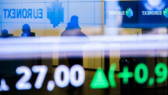 Европейските борси се движат към растеж за пети пореден месец
