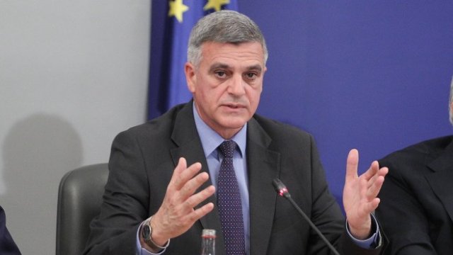 <p>
	Служебният премиер по време на пресконференция в МС<em>. Снимка: Димитър Кьосемарлиев, Investor Media Group</em></p>
