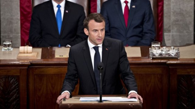 <p>
	Еманюел Макрон държи реч пред американския Конгрес. <em>Снимка: Bloomberg</em></p>
