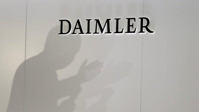 <p>
	Сянката на регулациите надвисва над Daimler. Снимка: Ройтерс</p>
