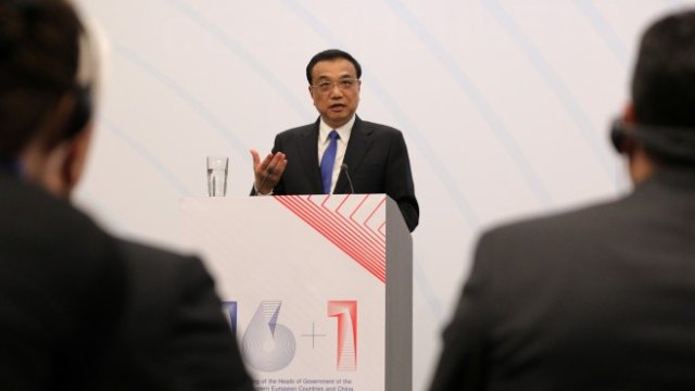 <p>
	Китайският премиер Ли Къцян по време на посещението си в София за форума &bdquo;16+1&ldquo; <em>Снимка: Ройтерс</em></p>
