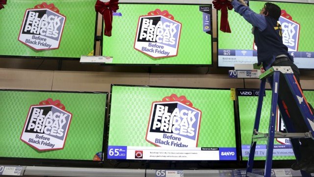 <p>
	Разпродажба от Black Friday - Черния петък. <em>Снимка: Ройтерс</em></p>
