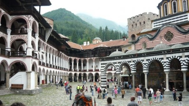<p>
	Рилският манастир. Снимка: Investor.bg</p>
