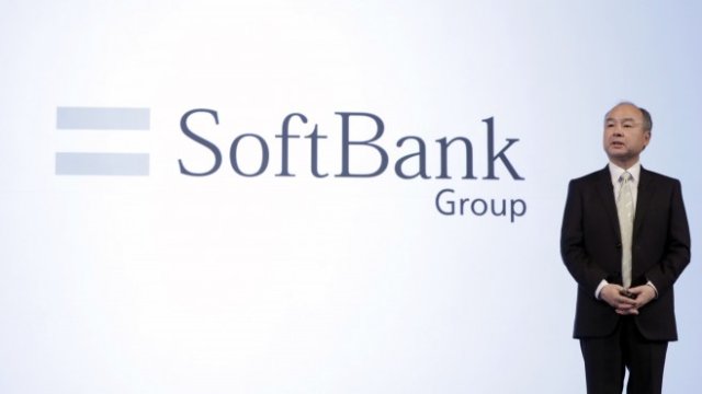 <p>
	SoftBank е един от големите акционери в OneWeb. <em>Снимка: Kiyoshi Ota/Bloomberg</em></p>
