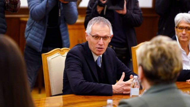 <p>
	Ръководителят на Stellantis Карлос Таварес.<em> Снимка: Bloomberg L.P.</em></p>
