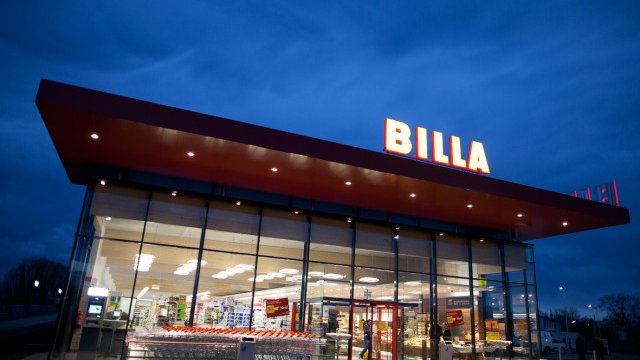 <p>
	Магазините на Billa в Румъния може да преминат към нов собственик. <em>Снимка: Rewe&nbsp;</em></p>
