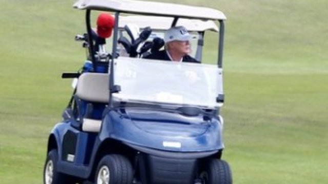 <p>
	Американският президент Доналд Тръмп по време на почивката му в Шотландия.&nbsp;<em>Снимка: Ройтерс</em></p>
