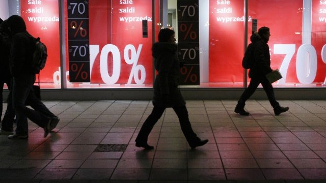 <p>
	&nbsp;Сайтът на Gap в момента предлага 40% намаление за стоките с редовни цени. <em>Снимка: Ройтерс</em></p>
