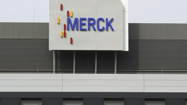 <p>
	Централата на Merck в Дармщадт.&nbsp;<em>Снимка: Ройтерс</em></p>
