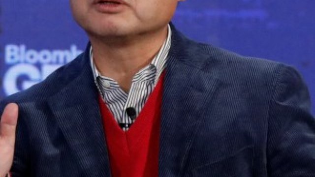<p>
	Главният изпълнителен директор на SoftBank Масайоши Сон.&nbsp;<em>Снимка: Архив Ройтерс</em></p>
