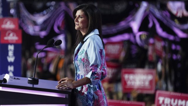 Бившата постоянна представителка на САЩ в ООН Ники Хейли говори на националния конгрес на Републиканската партия в Милуоки. Снимка: EPA/БГНЕС