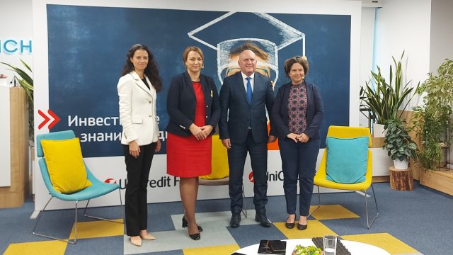 Наталия Митева, Цветанка Минчева, Галин Цоков, Ивелина Пашова. Снимка: УниКредит Булбанк