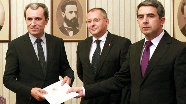 <p>
	<em>След като ГЕРБ отказа да управлява, мандатът за съставяне на правителство сега е в ръцете на БСП. Снимка: БТА</em></p>
