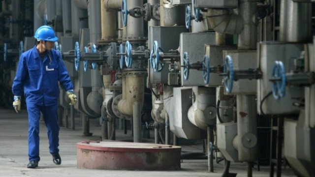 Русия се включва в ценовата война с ниските разходи за добив