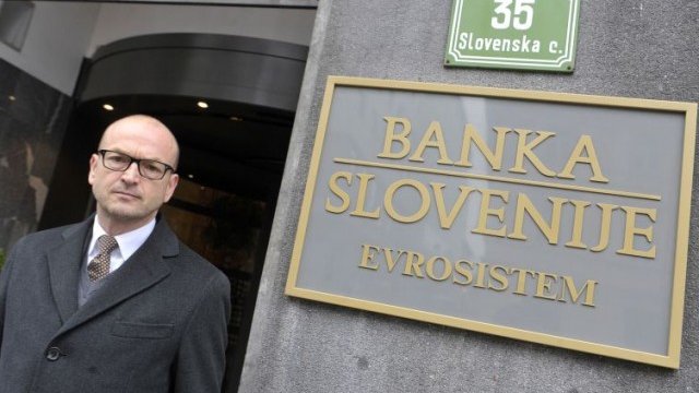 <p>
	Управителят на централната банка на Словения&nbsp;Бощян Язбец. <em>Снимка: архив, Ройтерс</em></p>
