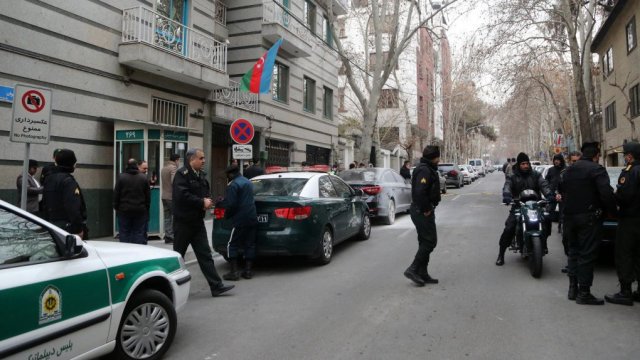 Посолството на Азербайджан, където е станал инцидентът, при който един човек загина, а двама бяха ранени. Снимка: Getty